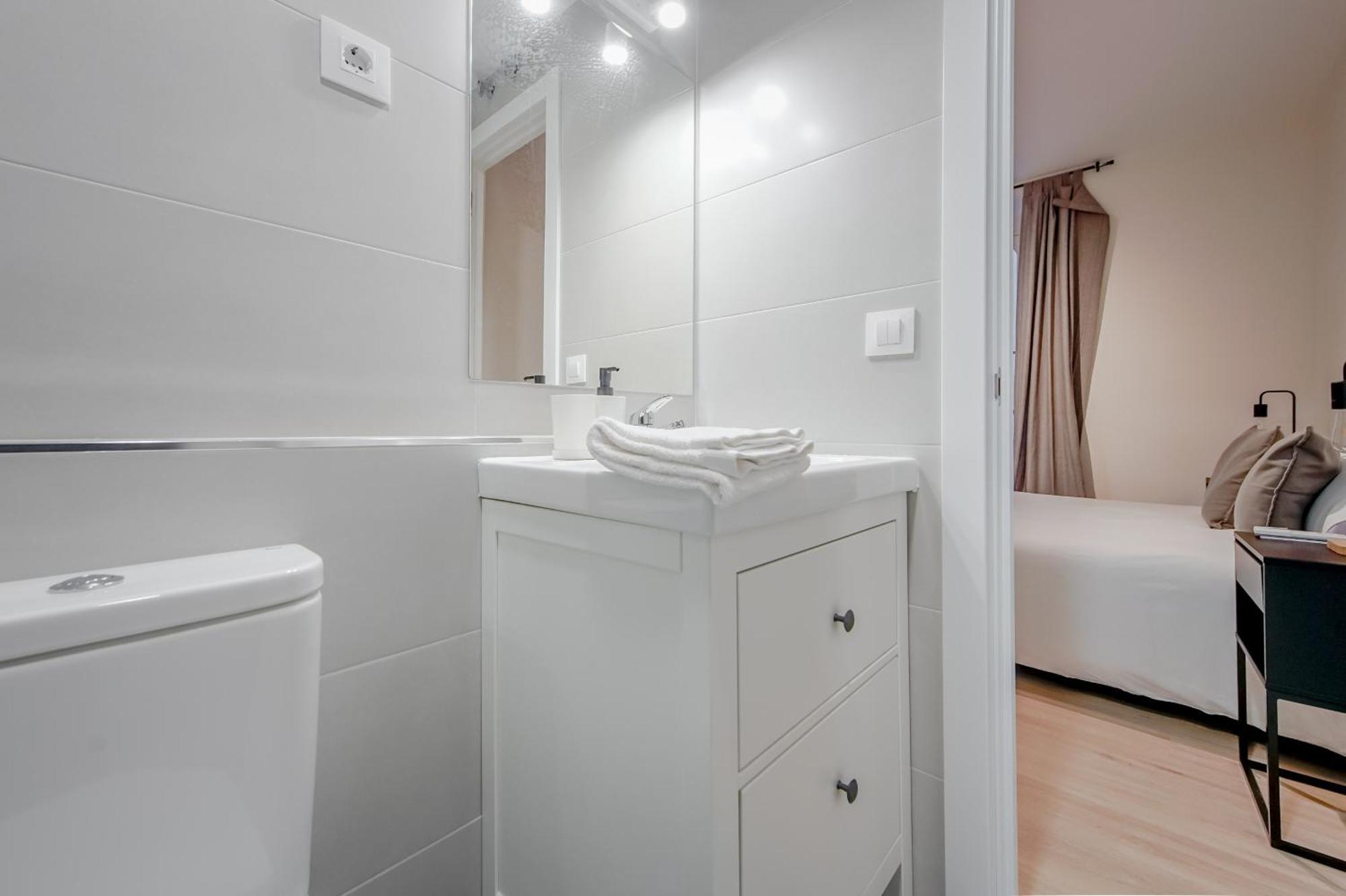 Cozy&new 6pax En La Plaza De Tirso - E1